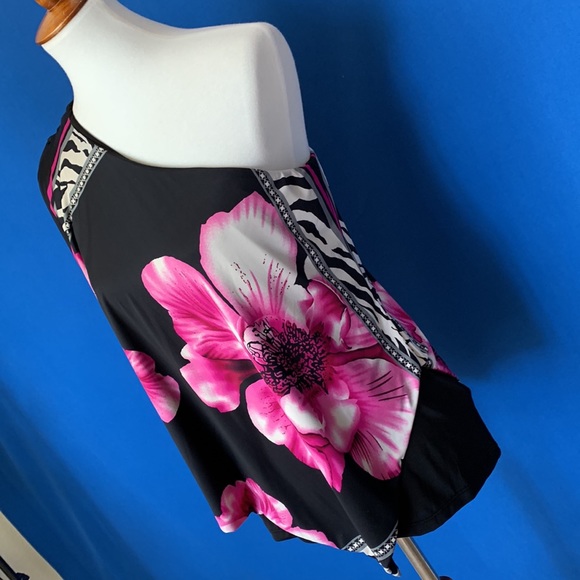 Boston Proper cold shoulder top - Picture 3 of 5